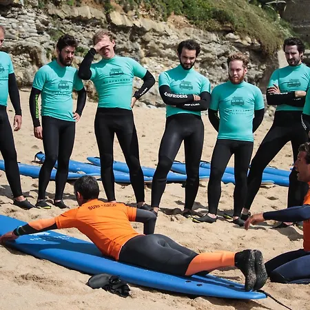 Surf Riders & Co Surf Camp Ostello *